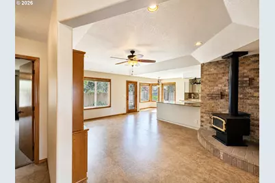 836 NW 21st St, McMinnville, OR 97128 - Photo 5