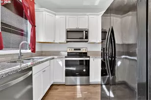 12102 SE Raymond St, Portland, OR 97266 - Photo 13