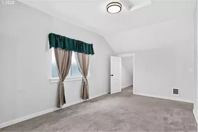 12102 SE Raymond St, Portland, OR 97266 - Photo 29