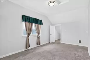 12102 SE Raymond St, Portland, OR 97266 - Photo 29