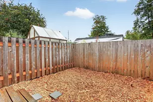12102 SE Raymond St, Portland, OR 97266 - Photo 37