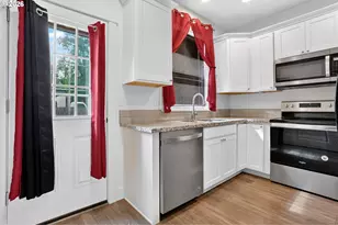 12102 SE Raymond St, Portland, OR 97266 - Photo 11
