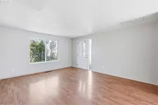 1137 1139 SW Fox Ct, Troutdale, OR 97060 - Photo 9