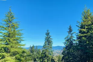 2089 Graham Dr, Eugene, OR 97405 - Photo 13