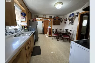 528 N Cozart Ave, Prairie City, OR 97869 - Photo 7
