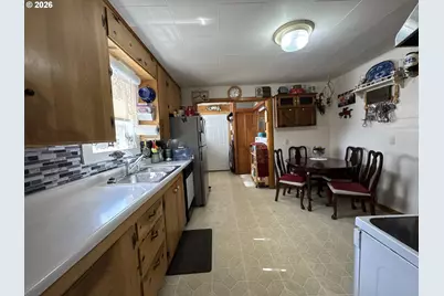 528 N Cozart Ave, Prairie City, OR 97869 - Photo 9