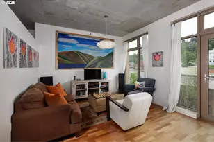 310 Oak St, Hood River, OR 97031 - Photo 3
