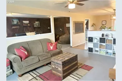 829 SE 9th St, Pendleton, OR 97801 - Photo 3