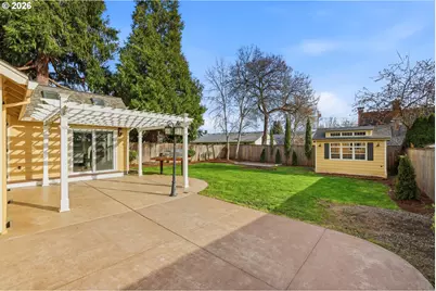 212 E Crestview Dr, Newberg, OR 97132 - Photo 33