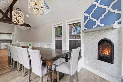 212 E Crestview Dr, Newberg, OR 97132 - Photo 9