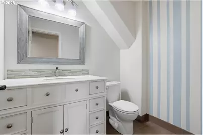 212 E Crestview Dr, Newberg, OR 97132 - Photo 21