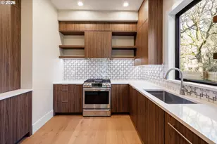 6096 Carman Dr, Lake Oswego, OR 97035 - Photo 43