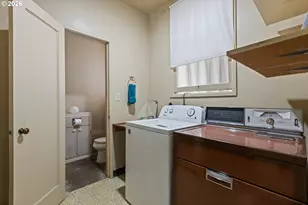 1564 NW Almond Ave, Roseburg, OR 97471 - Photo 31