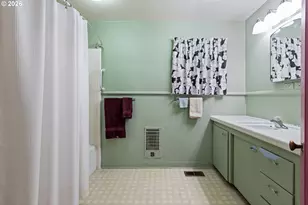 1564 NW Almond Ave, Roseburg, OR 97471 - Photo 23