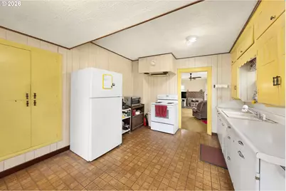 4610 NE 75th Ave, Portland, OR 97218 - Photo 7