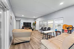 10405 SW Denney Rd, Beaverton, OR 97008 - Photo 11