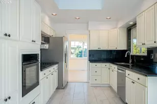 4134 NE 131st Pl NE, Portland, OR 97230 - Photo 11