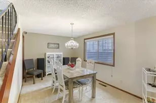 1110 NW Springwood Ln, McMinnville, OR 97128 - Photo 9
