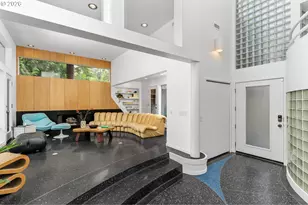 2725 SW Sherwood Dr, Portland, OR 97201 - Photo 3