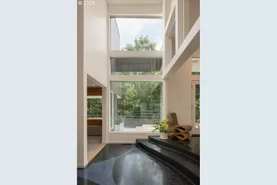 2725 SW Sherwood Dr, Portland, OR 97201 - Photo 3