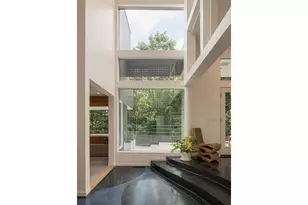 2725 SW Sherwood Dr, Portland, OR 97201 - Photo 3
