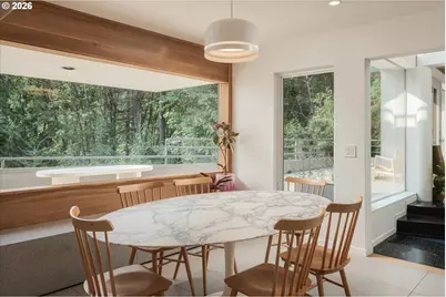 2725 SW Sherwood Dr, Portland, OR 97201 - Photo 9
