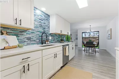 512 SW Eastman Pkwy, Gresham, OR 97080 - Photo 15