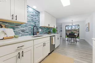 512 SW Eastman Pkwy, Gresham, OR 97080 - Photo 15