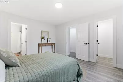 512 SW Eastman Pkwy, Gresham, OR 97080 - Photo 19