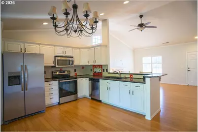 1323 Fairway Dr, Washougal, WA 98671 - Photo 7