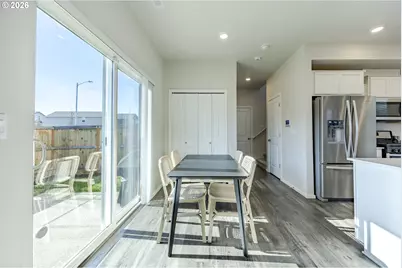 2886 W St, Springfield, OR 97477 - Photo 11