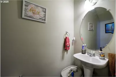 279 NE Natalie St, Hillsboro, OR 97124 - Photo 13