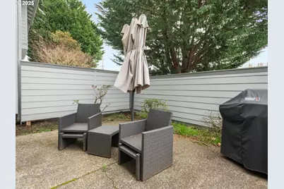 4932 Mulholland Dr, Lake Oswego, OR 97035 - Photo 23