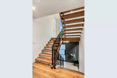 207 S Nebraska St, Portland, OR 97239 - Photo 21