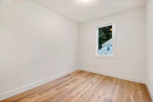 207 S Nebraska St, Portland, OR 97239 - Photo 33