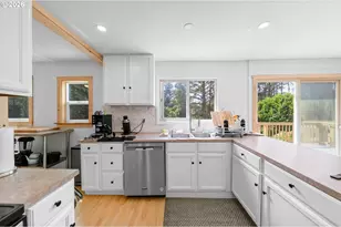 94662 Raccoon Ln, Gold Beach, OR 97444 - Photo 9