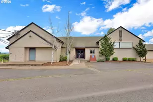 21211 Coburg Rd, Harrisburg, OR 97446 - Photo 1