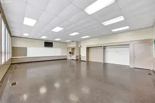 21211 Coburg Rd, Harrisburg, OR 97446 - Photo 9