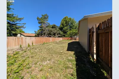 2057 NE Barberry Dr, Hillsboro, OR 97124 - Photo 15