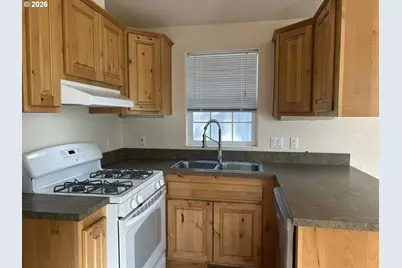255 Outer Dr, Florence, OR 97439 - Photo 11