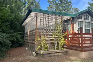 255 Outer Dr, Florence, OR 97439 - Photo 3