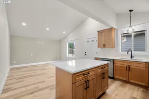 12276 Meadolawn Dr, Oregon City, OR 97045 - Photo 11