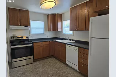 486 NW 2nd St, Dufur, OR 97021 - Photo 5