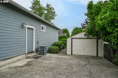 537 E Monroe St, Carlton, OR 97111 - Photo 5