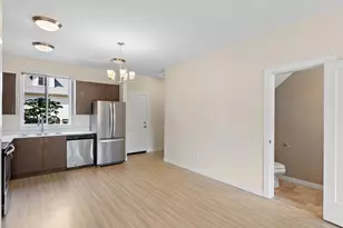 10831 E Burnside St, Portland, OR 97216 - Photo 13