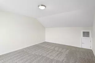 10831 E Burnside St, Portland, OR 97216 - Photo 29