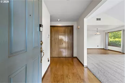 2204 NE 158th Ave, Portland, OR 97230 - Photo 5