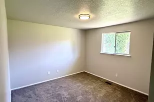 890 E Kennedy Ave, Hermiston, OR 97838 - Photo 25