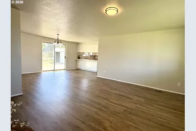 890 E Kennedy Ave, Hermiston, OR 97838 - Photo 5