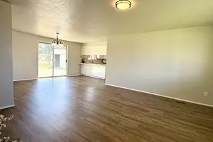 890 E Kennedy Ave, Hermiston, OR 97838 - Photo 5